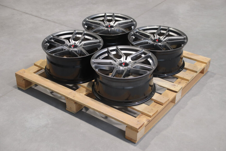 JR Wheels Complete Sets R18 Hyper Black - JR Wheels - Veljed - Autotäht